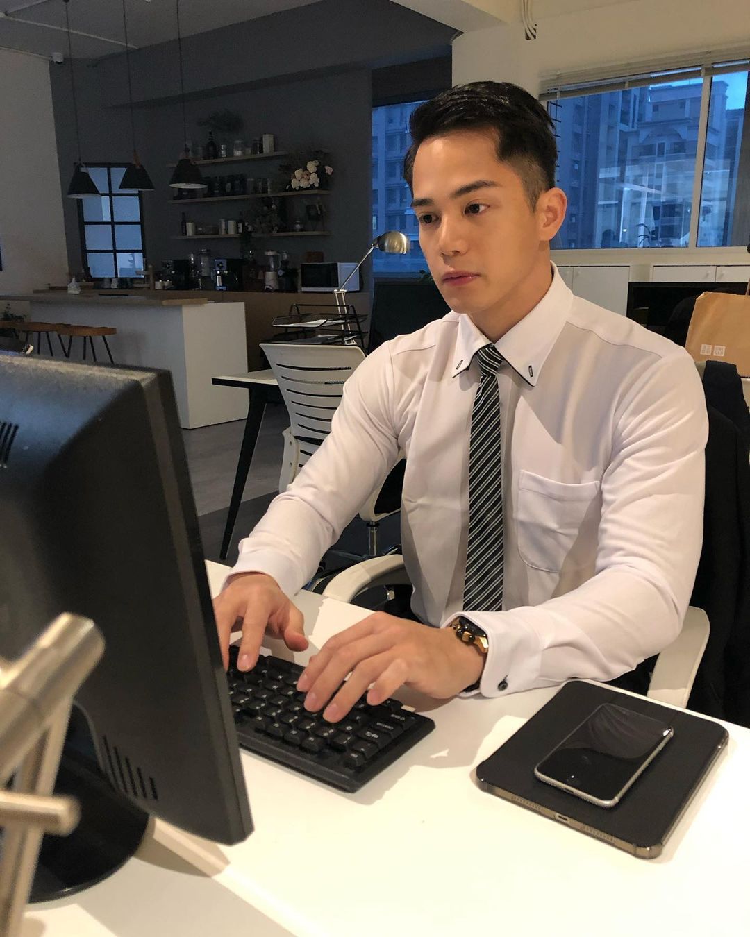 Tác giả Cảnh Nhàn